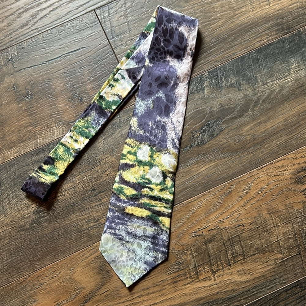 Vintage RALPH MARLIN PURPLE GREEN WATERLILIES  SILK NECKTIE TIE made in USA